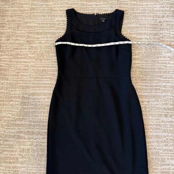 Ann Taylor Sleeveless Shift Dress - Picture 5 of 6